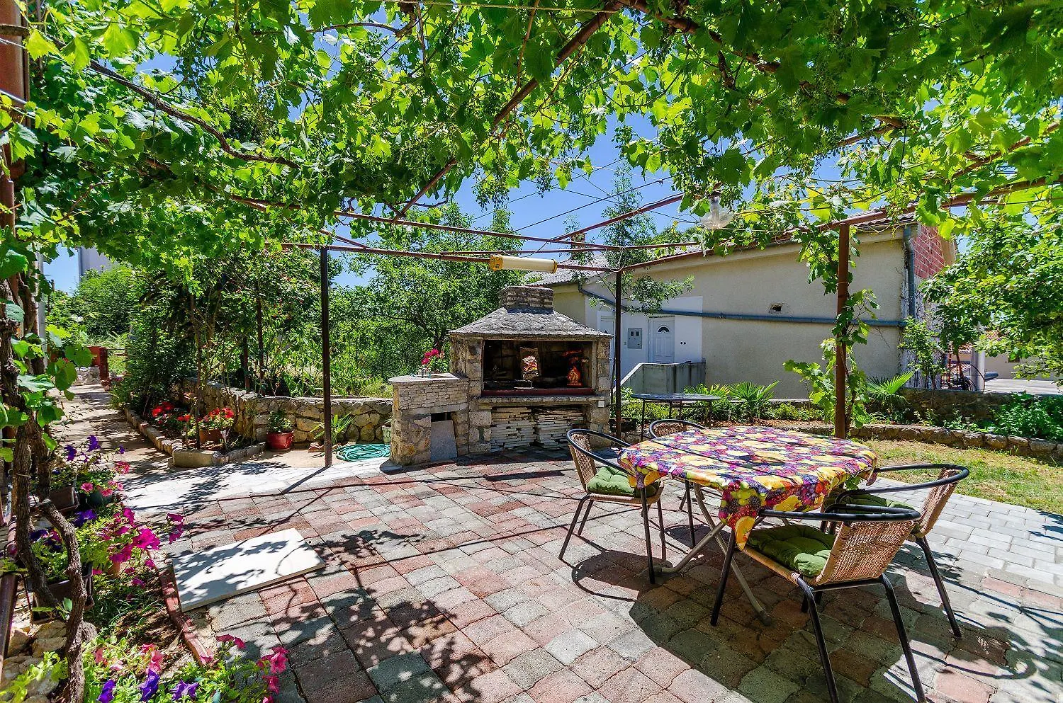Nostalgisches Apartment Nur 500 Meter Zum Strand Mit Privater Terrasse, Meerblick, Grill Dramalj