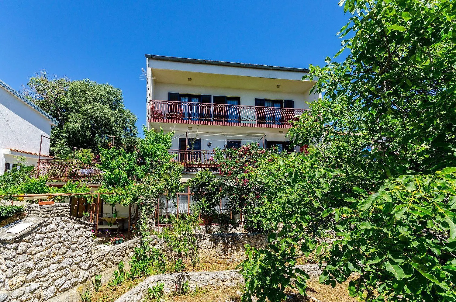 Nostalgisches Apartment Nur 500 Meter Zum Strand Mit Privater Terrasse, Meerblick, Grill Dramalj