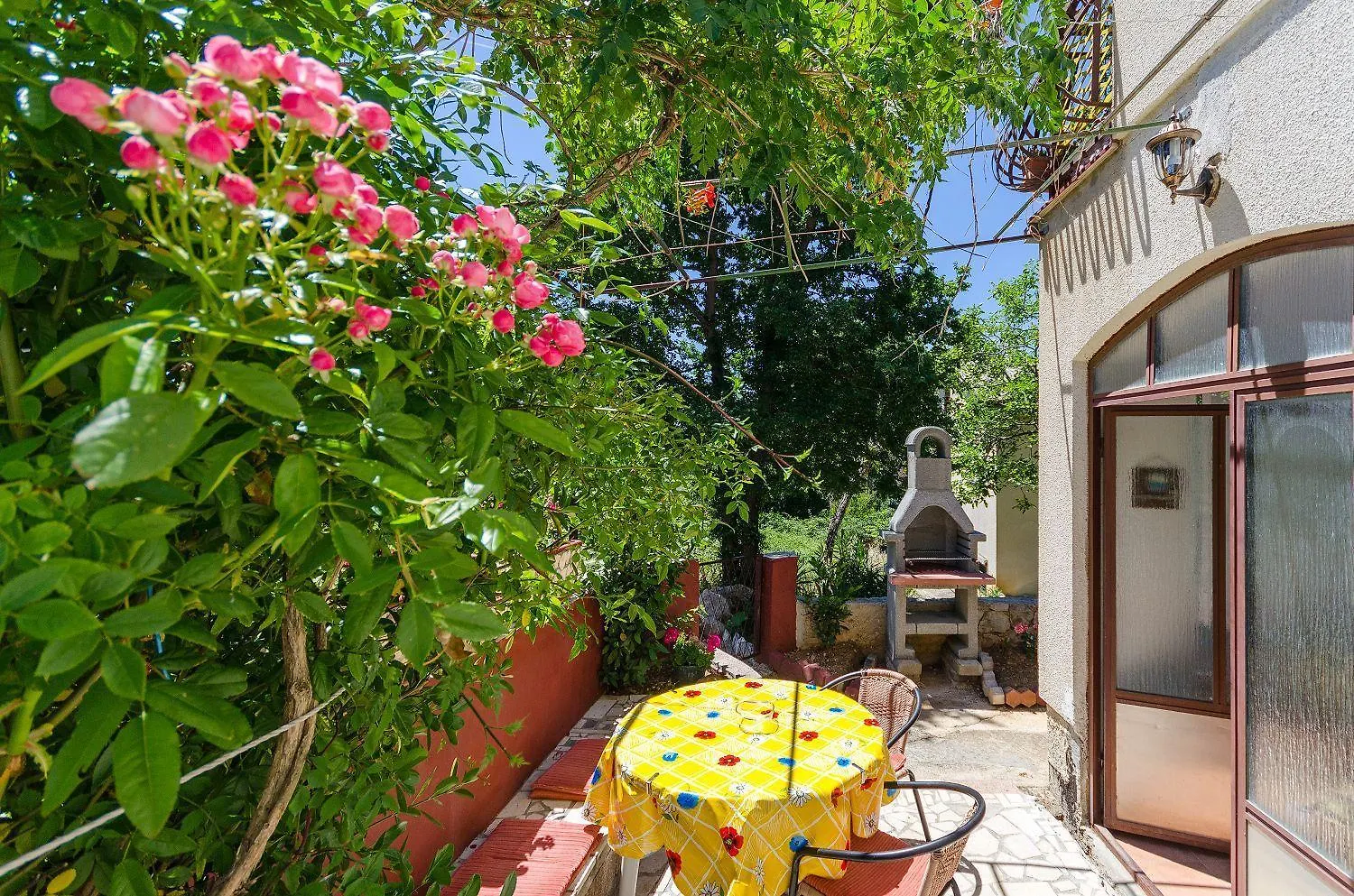 Nostalgisches Apartment Nur 500 Meter Zum Strand Mit Privater Terrasse, Meerblick, Grill Dramalj